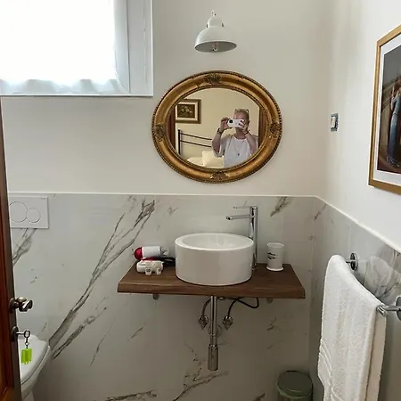 Mirella بيت ضيافة نومانا