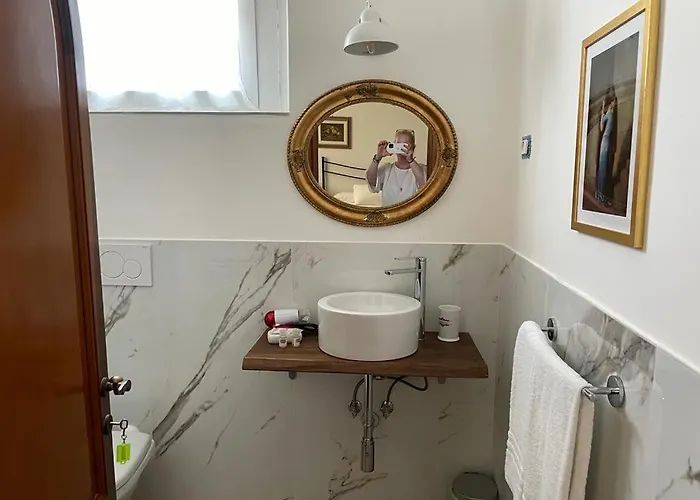 Mirella Pensión Numana