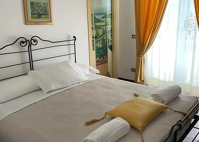 Mirella Pensión Numana